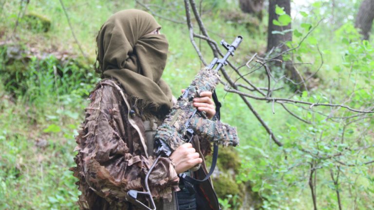 Gerillalar Heftanîn’de işgalcileri ağır silahlarla vurdu