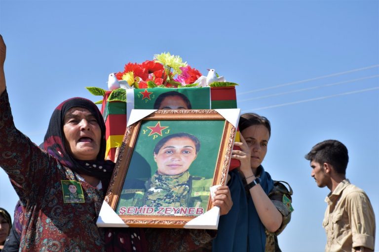 Şehit Zeynep’in cenazesi zılgıt ve alkışlarla toprağa verildi