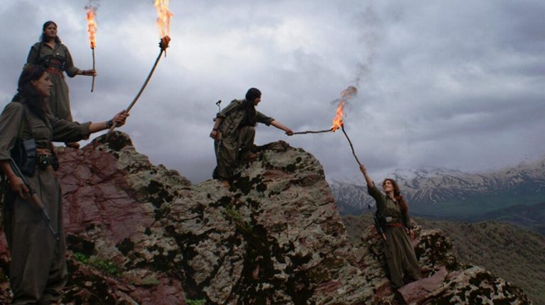 İnsanlığa Heyecan Veren Kürt Kadınının Özgürlük Mücadelesidir