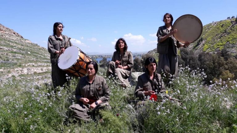Koma Amara, PKK’nin 50 yıllık direnişine atfettiği ‘Gerîla Me’ adlı yeni bir şarkı hazırladı