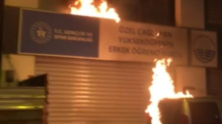 İnisiyatifa Jinên Tolhildêr’den Esenyurt ve Kağıthane’de eylem