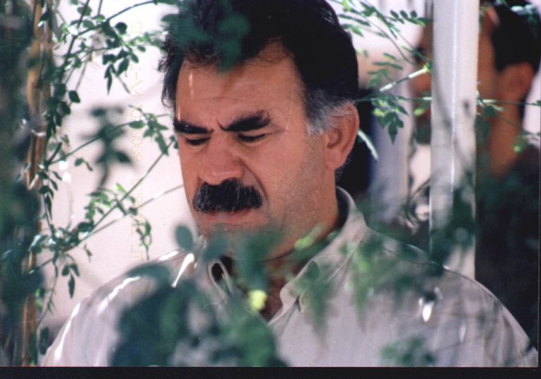 Politik kişilik, askeri kişilik dönemlere hakkını veren kişiliktir